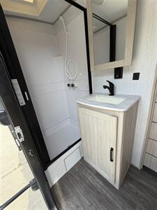 2022 Cruiser RV Twilight   - Photo 13 - Elkhart, IN 46514