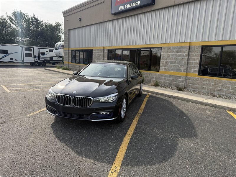 2017 BMW 7 Series 740i xDrive   - Photo 1 - Elkhart, IN 46514