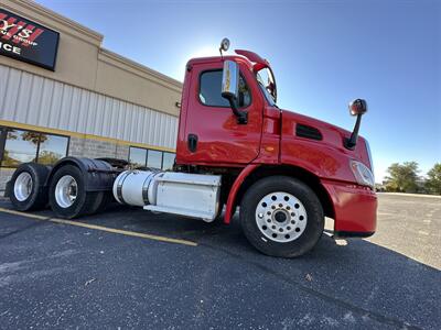 2016 Freightliner Cascadia Tractor   - Photo 7 - Elkhart, IN 46514
