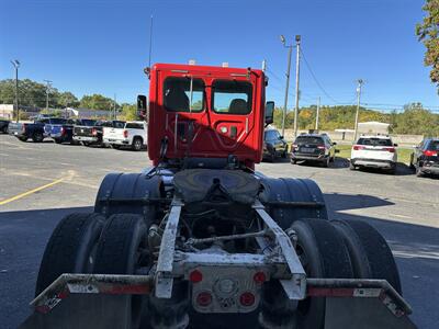 2016 Freightliner Cascadia Tractor   - Photo 5 - Elkhart, IN 46514