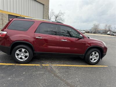 2011 GMC Acadia SL   - Photo 9 - Elkhart, IN 46514