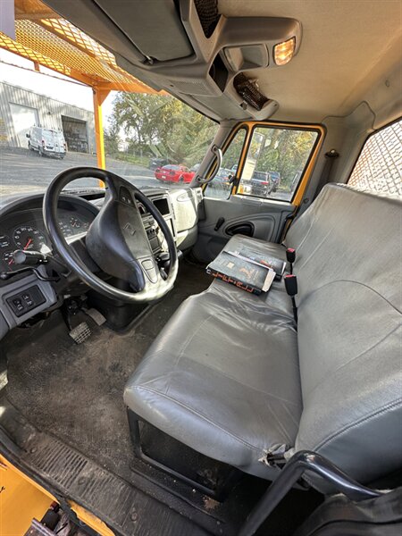 2006 International 4400 Bucket Truck   - Photo 25 - Elkhart, IN 46514