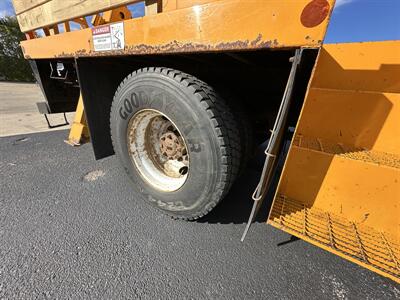 2006 International 4400 Bucket Truck   - Photo 14 - Elkhart, IN 46514