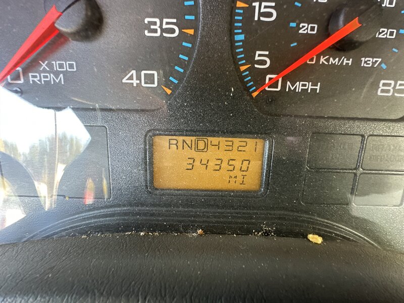 2006 International 4400 Bucket Truck   - Photo 28 - Elkhart, IN 46514