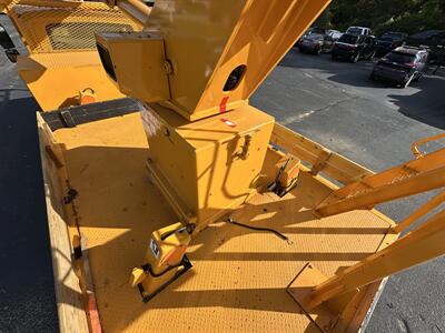 2006 International 4400 Bucket Truck   - Photo 17 - Elkhart, IN 46514