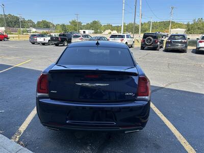 2016 Chrysler 300 Series S   - Photo 4 - Elkhart, IN 46514