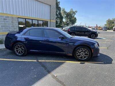 2016 Chrysler 300 Series S   - Photo 7 - Elkhart, IN 46514