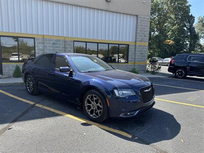 2016 Chrysler 300 Series S   - Photo 8 - Elkhart, IN 46514