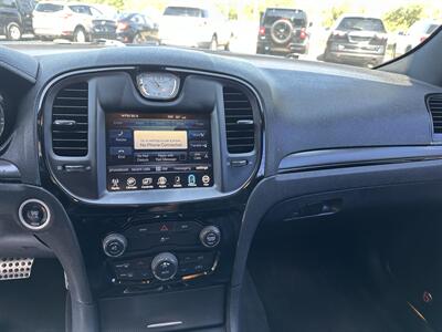 2016 Chrysler 300 Series S   - Photo 15 - Elkhart, IN 46514