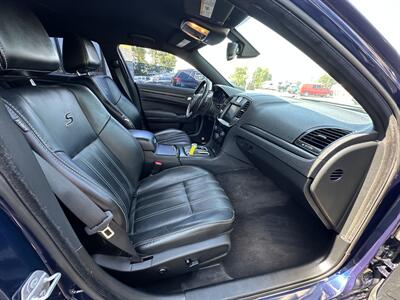 2016 Chrysler 300 Series S   - Photo 9 - Elkhart, IN 46514