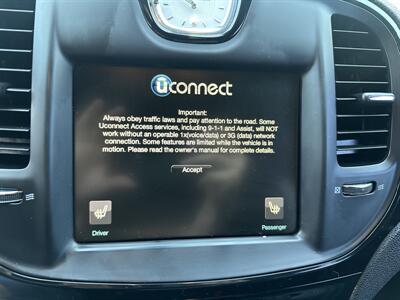 2016 Chrysler 300 Series S   - Photo 14 - Elkhart, IN 46514