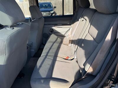 2006 Jeep Commander 4dr SUV   - Photo 15 - Elkhart, IN 46514