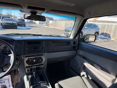 2006 Jeep Commander 4dr SUV   - Photo 13 - Elkhart, IN 46514