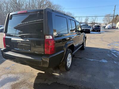 2006 Jeep Commander 4dr SUV   - Photo 4 - Elkhart, IN 46514