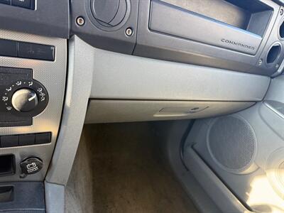 2006 Jeep Commander 4dr SUV   - Photo 21 - Elkhart, IN 46514