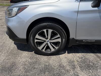 2018 Subaru Outback 3.6R Limited - Photo 3 - Elkhart, IN 46514
