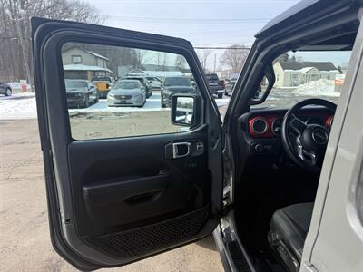 2018 Jeep Wrangler Unlimited Rubicon - Photo 13 - Elkhart, IN 46514