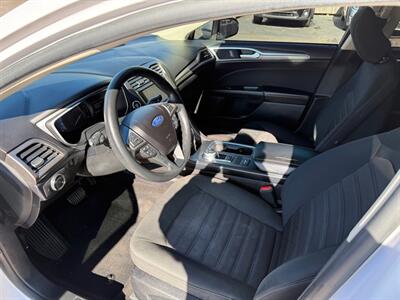 2020 Ford Fusion SE   - Photo 10 - Elkhart, IN 46514