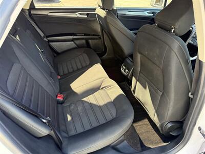 2020 Ford Fusion SE   - Photo 15 - Elkhart, IN 46514