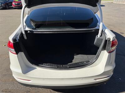 2020 Ford Fusion SE   - Photo 13 - Elkhart, IN 46514