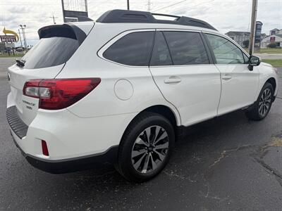 2017 Subaru Outback 3.6R Limited - Photo 7 - Elkhart, IN 46514
