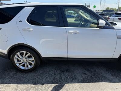 2018 Land Rover Discovery HSE   - Photo 8 - Elkhart, IN 46514