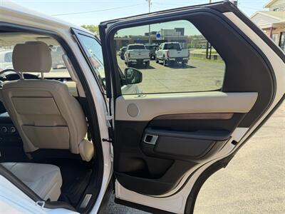 2018 Land Rover Discovery HSE   - Photo 15 - Elkhart, IN 46514