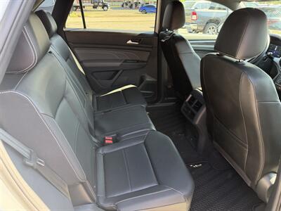 2022 Volkswagen Atlas Cross Sport SE 4Motion - Photo 16 - Elkhart, IN 46514