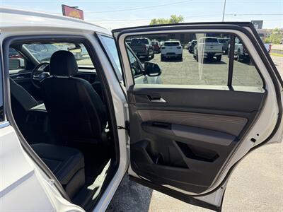 2022 Volkswagen Atlas Cross Sport SE 4Motion - Photo 15 - Elkhart, IN 46514