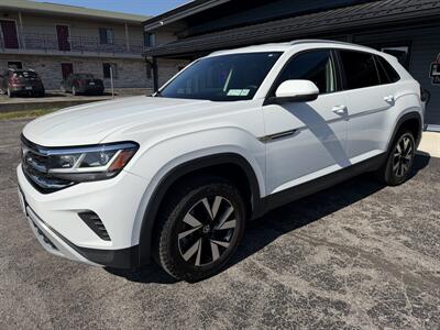 2022 Volkswagen Atlas Cross Sport SE 4Motion - Photo 2 - Elkhart, IN 46514