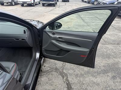 2020 Hyundai Sonata Sport   - Photo 19 - Elkhart, IN 46514