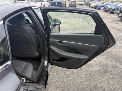 2020 Hyundai Sonata Sport   - Photo 15 - Elkhart, IN 46514