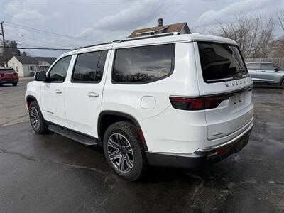 2022 Jeep Wagoneer Series III   - Photo 5 - Elkhart, IN 46514