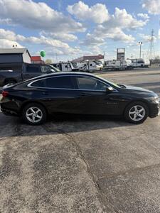 2017 Chevrolet Malibu LS   - Photo 10 - Elkhart, IN 46514