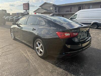 2017 Chevrolet Malibu LS   - Photo 16 - Elkhart, IN 46514