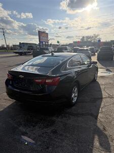 2017 Chevrolet Malibu LS   - Photo 17 - Elkhart, IN 46514