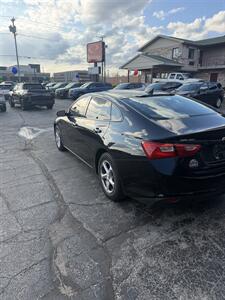 2017 Chevrolet Malibu LS   - Photo 15 - Elkhart, IN 46514