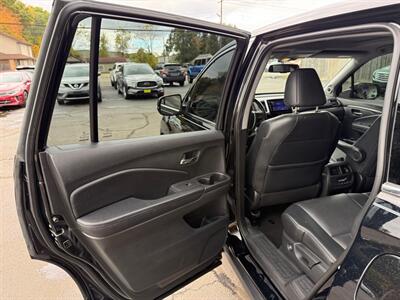 2017 Honda Pilot EXL   - Photo 10 - Elkhart, IN 46514