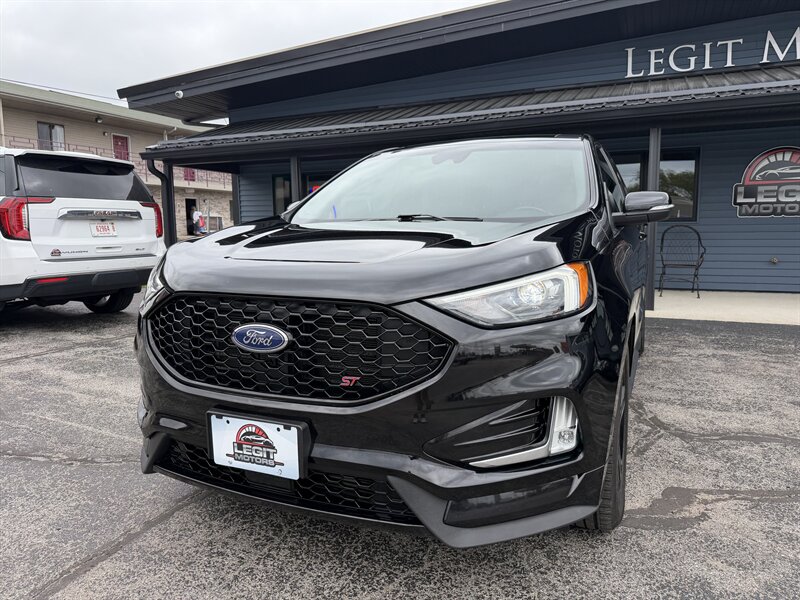 2019 Ford Edge ST   - Photo 1 - Elkhart, IN 46514