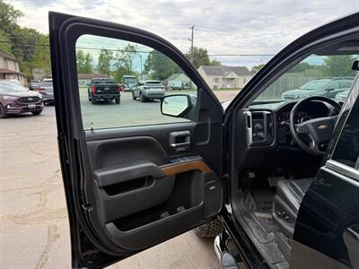 2018 Chevrolet Silverado 1500 LTZ   - Photo 11 - Elkhart, IN 46514