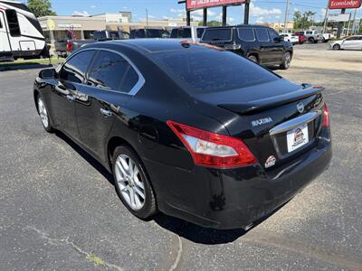2010 Nissan Maxima 3.5 S   - Photo 4 - Elkhart, IN 46514