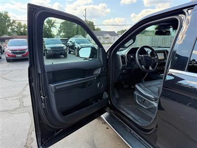 2019 Ford Expedition XLT   - Photo 6 - Elkhart, IN 46514