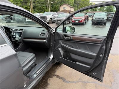 2018 Subaru Outback 3.6R LIMITED   - Photo 17 - Elkhart, IN 46514