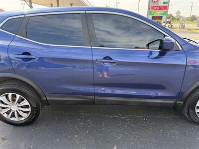 2018 Nissan Rogue Sport S - Photo 7 - Elkhart, IN 46514