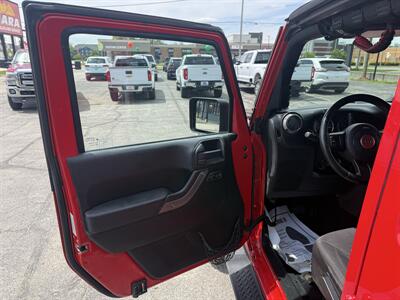 2013 Jeep Wrangler Unlimited Sport   - Photo 11 - Elkhart, IN 46514