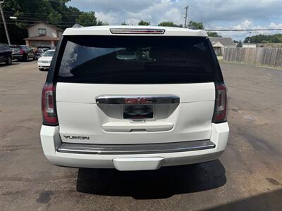 2019 GMC Yukon DENALI   - Photo 2 - Elkhart, IN 46514