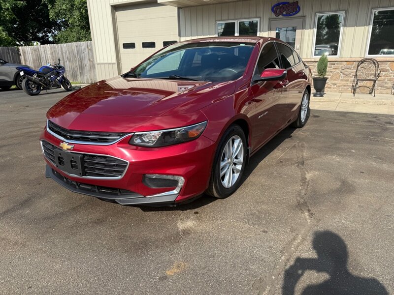 2017 Chevrolet Malibu LT - Photo 1 - Elkhart, IN 46514