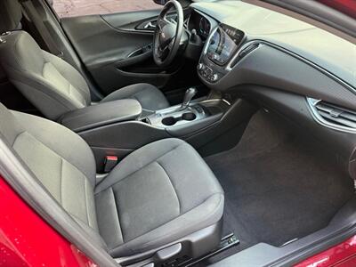 2017 Chevrolet Malibu LT   - Photo 17 - Elkhart, IN 46514