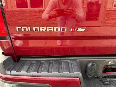 2017 Chevrolet Colorado Z71   - Photo 6 - Elkhart, IN 46514