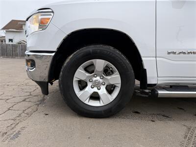 2022 RAM 1500 Big Horn   - Photo 3 - Elkhart, IN 46514